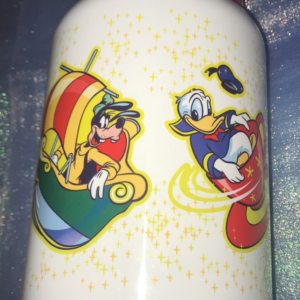 3/$50 Vintage Walt Disney World Magic Kingdom 34oz Insulated Travel Mug - Picture 3 of 8
